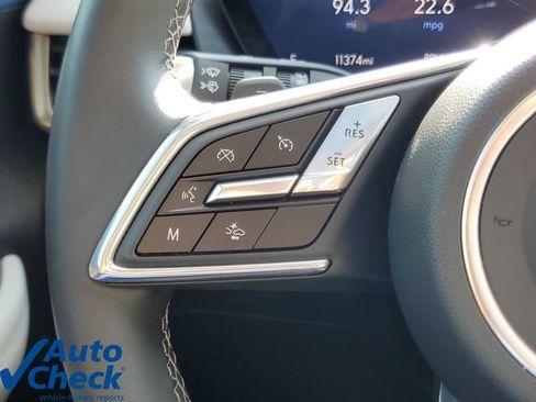Used 2024 Buick Envision Avenir AWD/4WD image 23