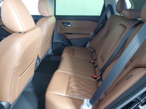 New 2026 Nissan Rogue Platinum w/ Platinum Premium Package AWD/4WD image 13