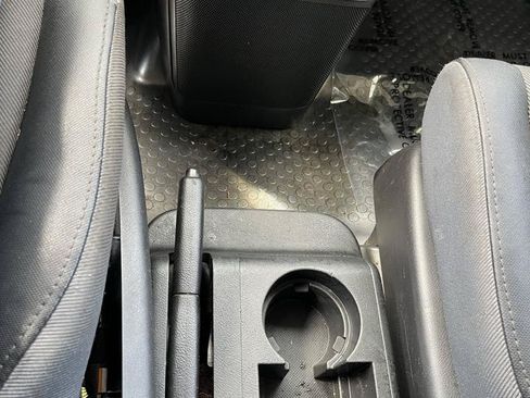 Used 2004 Honda Element EX image 12