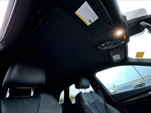 Used 2022 Audi SQ5 Premium image 14