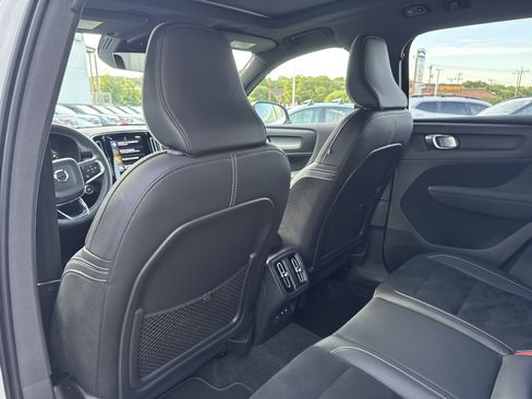 Used 2021 Volvo XC40 T5 R-Design w/ Advanced Package AWD/4WD image 33