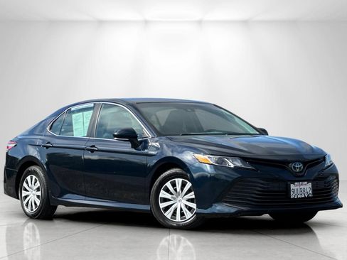 Used 2020 Toyota Camry LE w/ Fleet Convenience Package FWD image 1