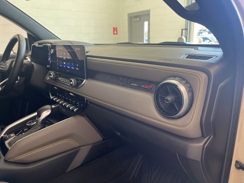 Used 2024 Chevrolet Colorado ZR2 w/ Technology Package image 35