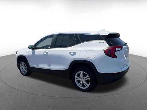 Used 2024 GMC Terrain SLE FWD image 10