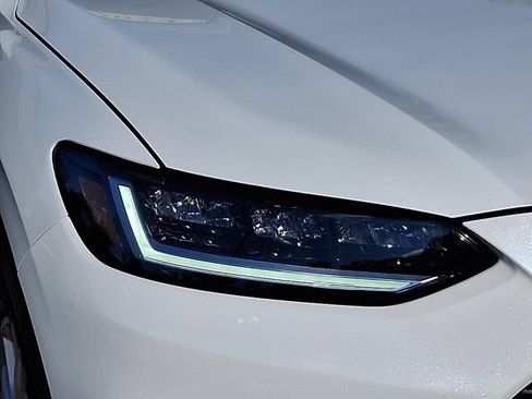 Certified 2024 Honda HR-V LX image 9