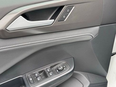 New 2026 Volkswagen Taos SE AWD/4WD image 30