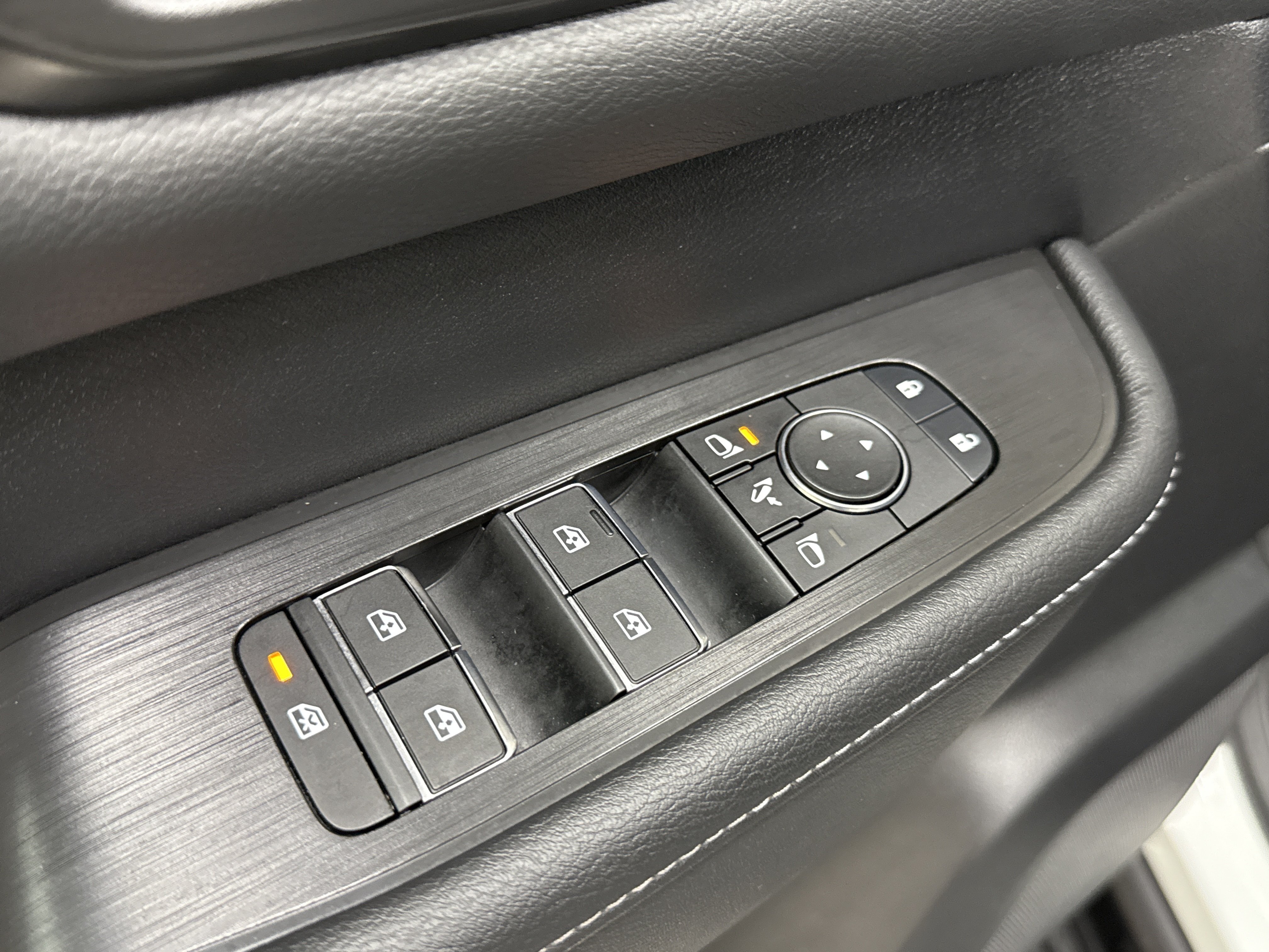 Used 2026 Nissan Armada PRO-4X w/ Captain's Chari Seat Package AWD/4WD image 11