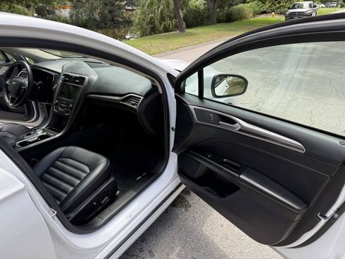 Used 2020 Ford Fusion SEL FWD image 13