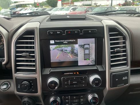 Used 2018 Ford F150 King Ranch w/ Equipment Group 601A Luxury AWD/4WD image 20