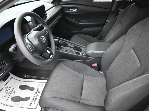 Used 2025 Honda Accord LX image 19