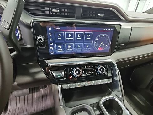 Used 2024 GMC Sierra 2500 Denali w/ Technology Package image 13