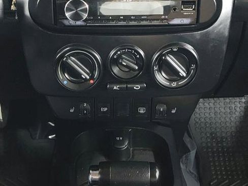 Used 2010 Volkswagen Beetle Red Rock FWD image 13