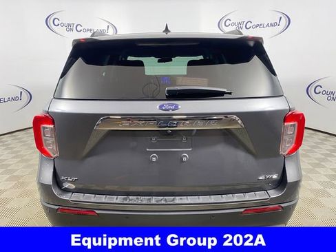 Used 2022 Ford Explorer XLT w/ Equipment Group 202A image 7