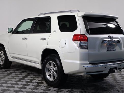 Used 2011 Toyota 4Runner SR5 w/ Convenience Pkg image 6