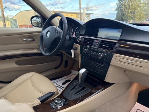 Used 2011 BMW 328i xDrive Sedan image 16