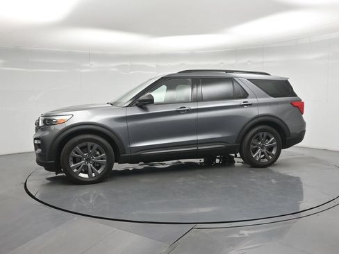 Certified 2021 Ford Explorer XLT w/ Equipment Group 202A RWD image 28