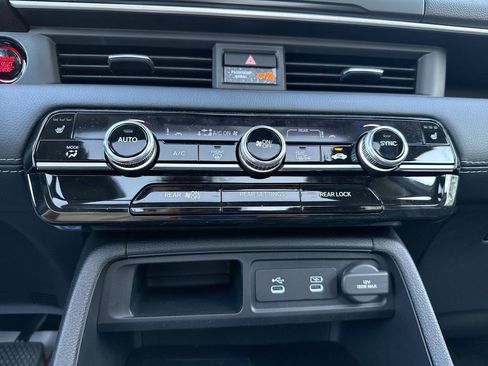 New 2026 Honda Pilot Touring image 17