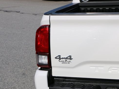 Used 2023 Toyota Tacoma SR5 w/ Technology Package AWD/4WD image 6