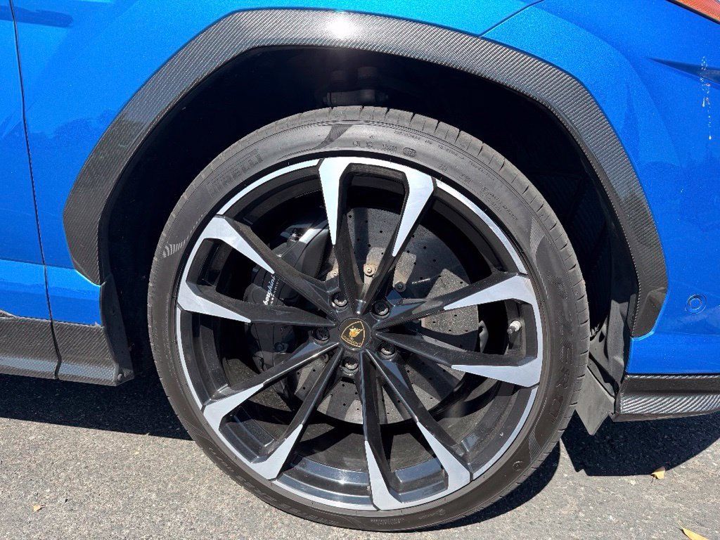 Used 2020 Lamborghini Urus AWD/4WD image 12