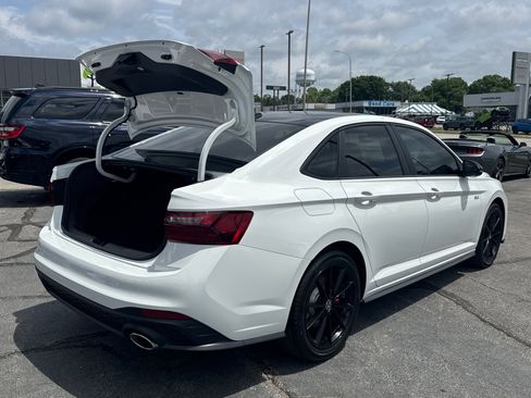 Used 2026 Volkswagen Jetta GLI Autobahn FWD image 17