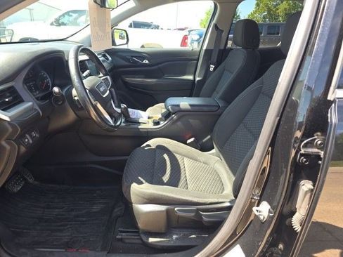 Used 2019 GMC Acadia SLE w/ LPO, Floor Liner Package AWD/4WD image 18