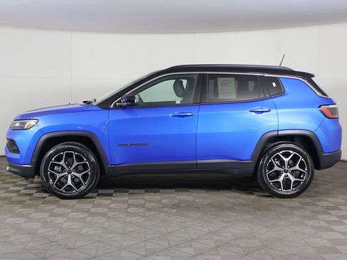 Used 2025 Jeep Compass Limited AWD/4WD image 16
