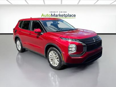 Used 2023 Mitsubishi Outlander ES