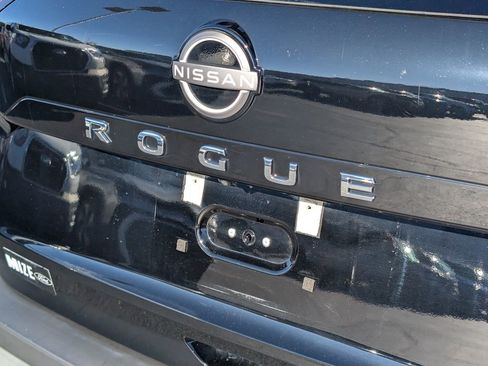 Used 2023 Nissan Rogue S image 23