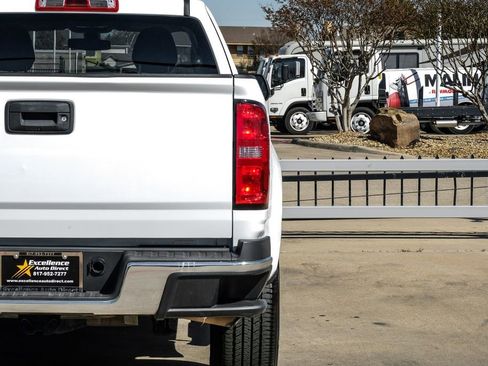 Used 2019 Chevrolet Colorado W/T RWD image 39