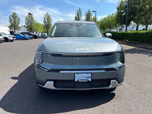 Used 2024 Kia EV9 Wind AWD/4WD image 2