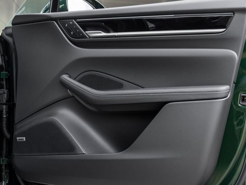 Certified 2025 Porsche Macan Electric RWD image 39