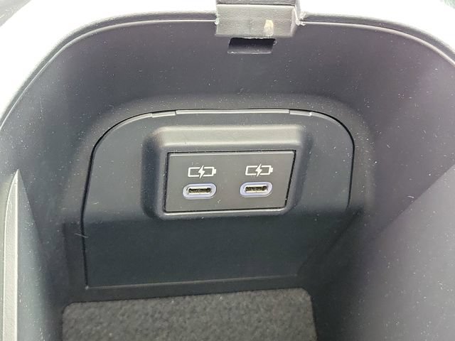 Used 2025 Toyota RAV4 XLE w/ Convenience Package FWD image 34