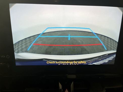 Used 2023 Toyota Corolla LE image 19