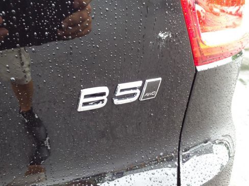 New 2025 Volvo XC40 B5 Plus w/ Climate Package image 6