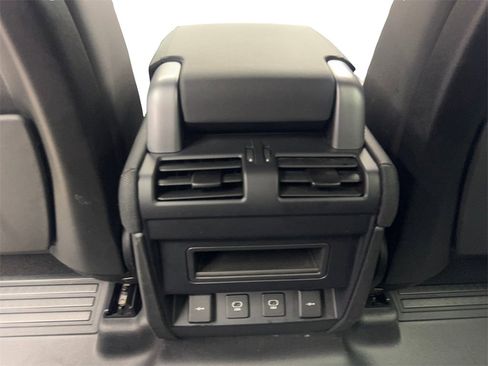 Used 2022 Land Rover Defender 110 X-Dynamic SE image 68