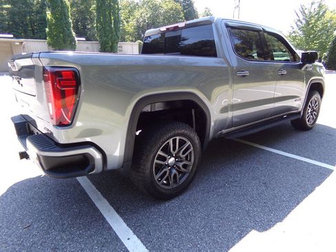 Used 2021 GMC Sierra 1500 AT4 w/ AT4 Premium Package AWD/4WD image 6