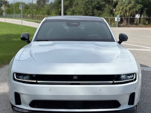 Used 2024 Dodge Charger Daytona Scat Pack w/ Plus Group AWD/4WD image 3