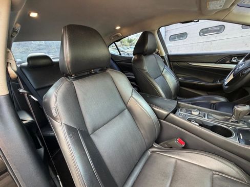 Used 2017 Nissan Maxima 3.5 SV FWD image 38