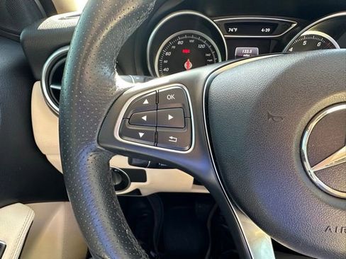 Used 2018 Mercedes-Benz GLA 250 4MATIC image 18