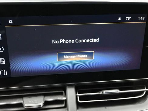 Used 2025 Chevrolet Trax LT w/ LT Convenience Package FWD image 32