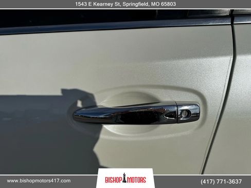 Used 2018 Nissan Rogue SV w/ Premium Package image 14