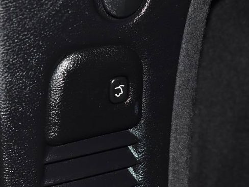 Used 2025 Dodge Durango R/T image 33