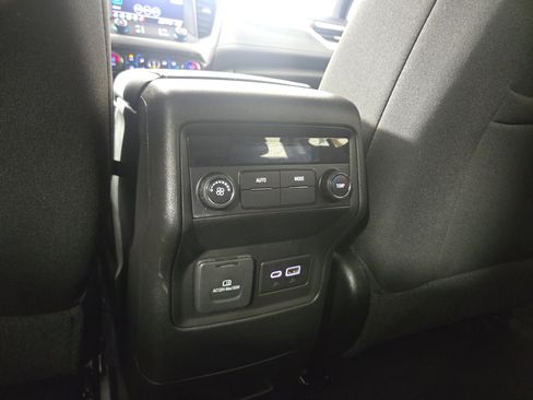 Certified 2023 GMC Acadia SLE w/ Driver Convenience Package image 26