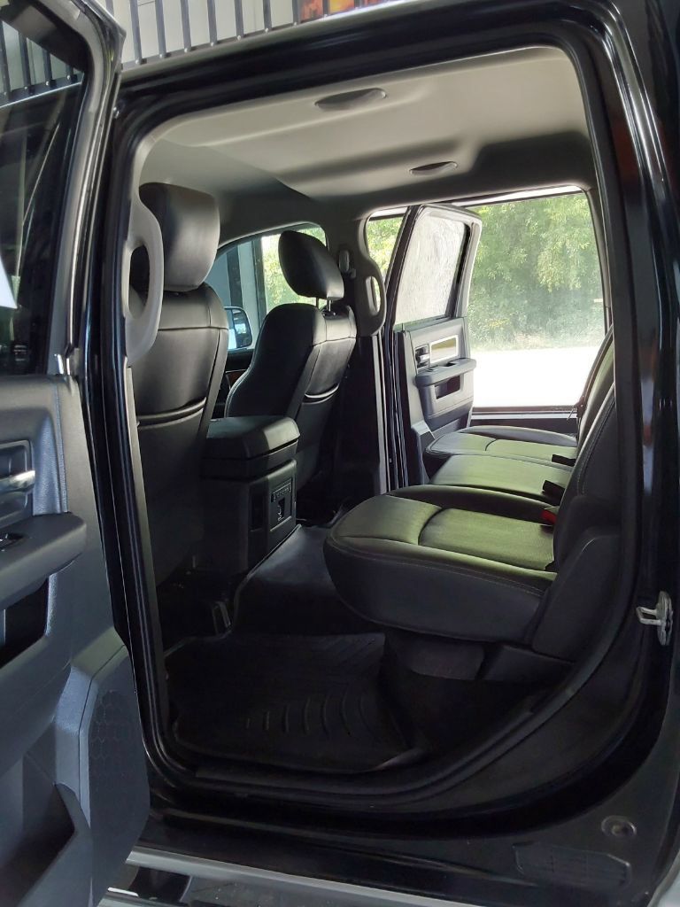 Used 2012 RAM 1500 Laramie AWD/4WD image 19