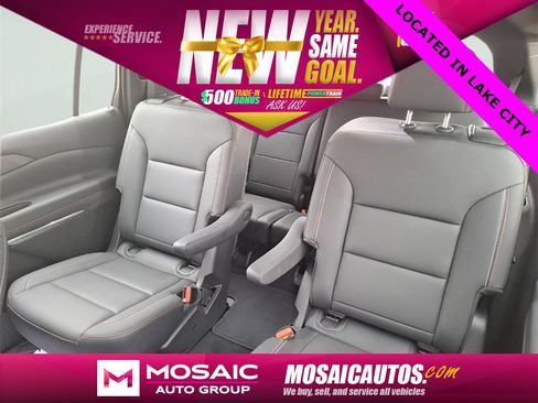 Used 2025 Chevrolet Traverse Z71 image 23