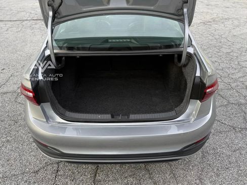 Used 2025 Volkswagen Jetta SE image 24