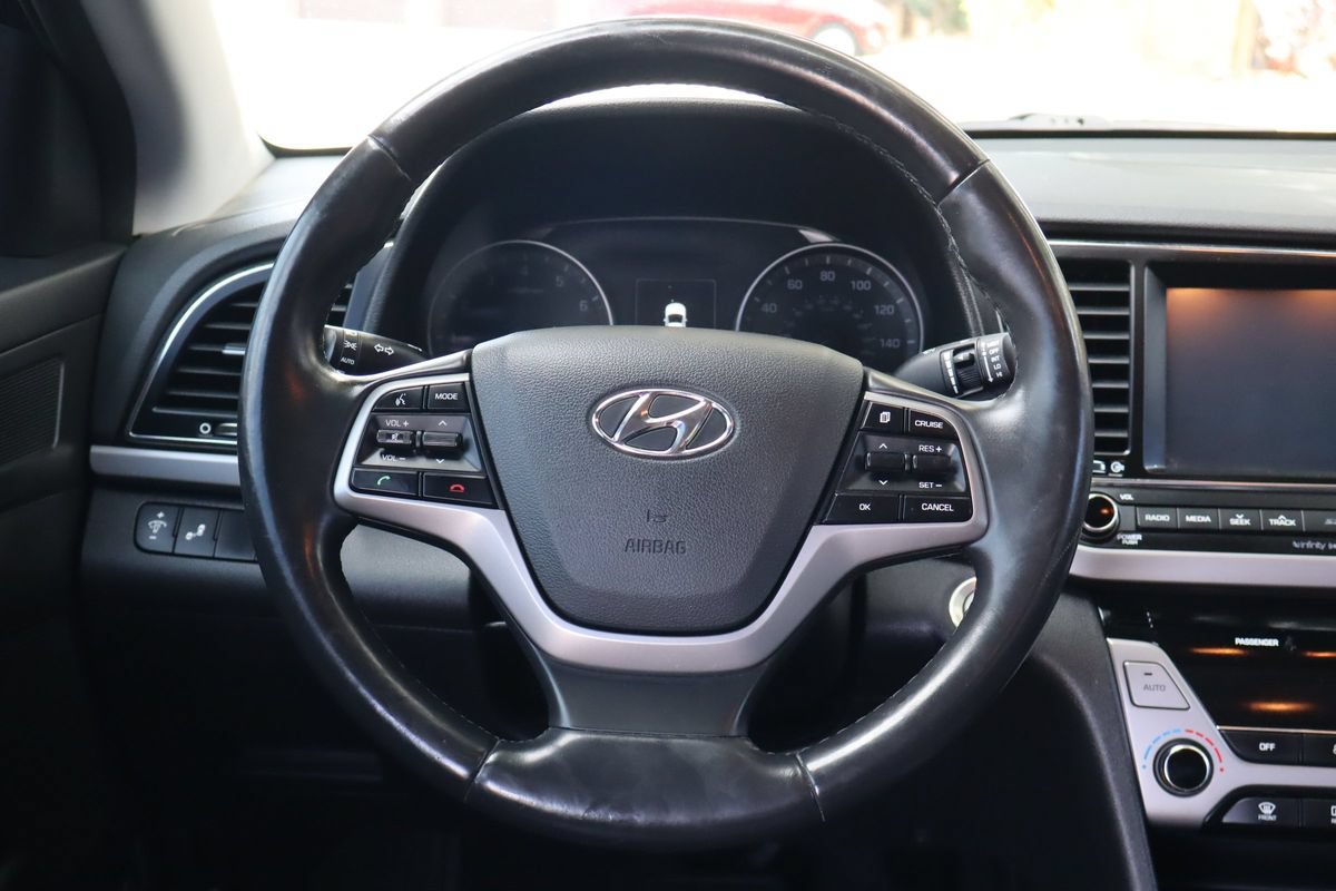 Used 2017 Hyundai Elantra Limited w/ Limited Tech Package 04 FWD image 18
