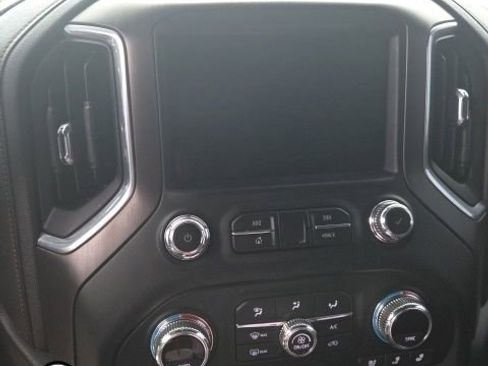 Used 2021 GMC Sierra 2500 AT4 image 3