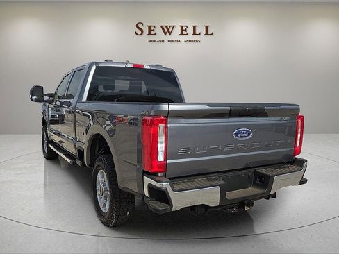 Used 2025 Ford F250 XLT w/ FX4 Off-Road Package image 3