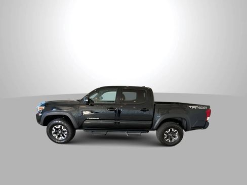 Used 2019 Toyota Tacoma TRD Off-Road w/ TRD Premium Off Road Package image 5